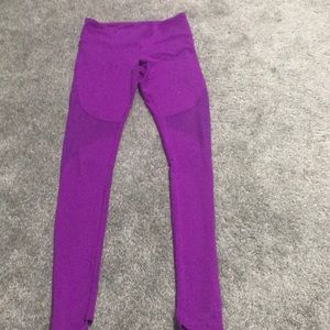 Alo yoga coast leggings in fuschia size small